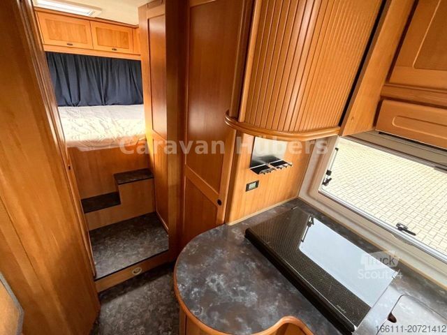 Camper integrado HYMER/ERIBA E 700 - Festbett - Solar - -