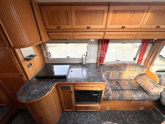 Camper integrado HYMER/ERIBA E 700 - Festbett - Solar - -