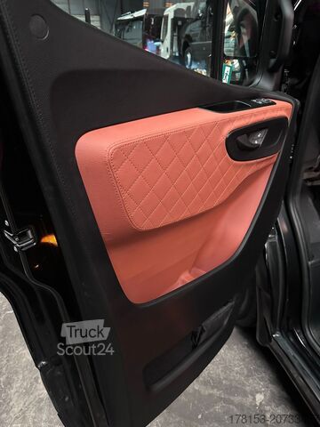 Kleinbus Mercedes-Benz eSprinter 420 RWD PRO Minibus 16 seats