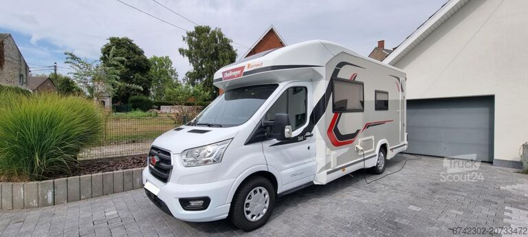 ημι-ενσωματωμένο αυτοκινούμενο τροχόσπιτο Challenger 260 graphite premium 170cv automatique