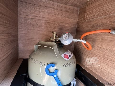 Halvintegrerad husbil Weinsberg CaraCompact 600 MEG EDITION [PEPPER] Luftfed. HA / Solar / Rollerb.