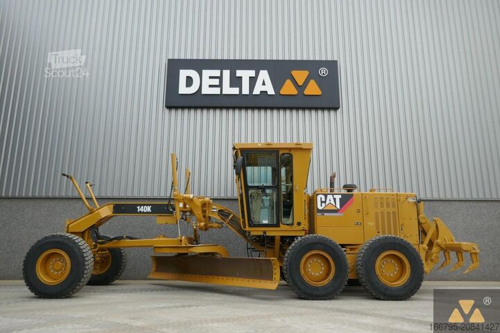 Grader Caterpillar 140K