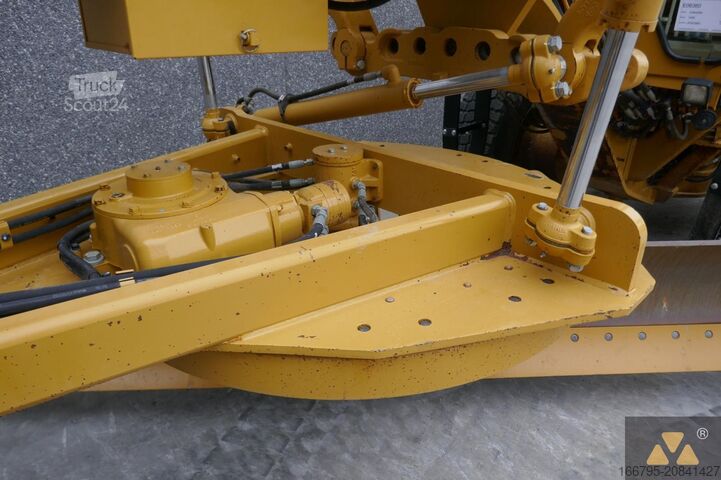 Grader Caterpillar 140K