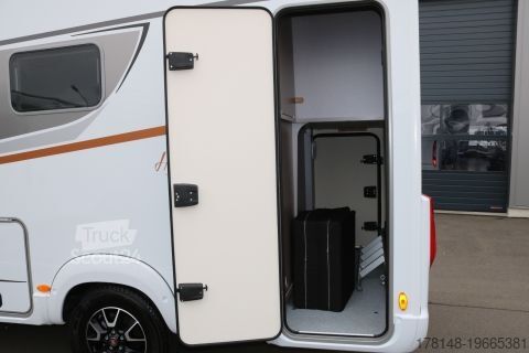 Ημιενσωματωμένο αυτοκινούμενο τροχόσπιτο Bürstner Lyseo TD 684 G