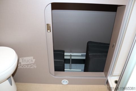 Ημιενσωματωμένο αυτοκινούμενο τροχόσπιτο Bürstner Lyseo TD 684 G