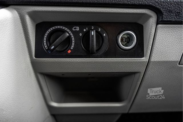 Minibus VOLKSWAGEN T6 Transporter T6 Kombi *2.0TDI L2H1 | 9 sitze |