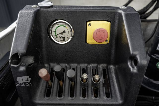 Pick-up furgon IVECO Daily 35S18D 375 | 3.0 180PK | Hiab 013 | 3.5T T