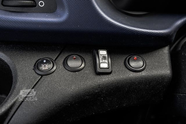 Pick-up furgon IVECO Daily 35S18D 375 | 3.0 180PK | Hiab 013 | 3.5T T