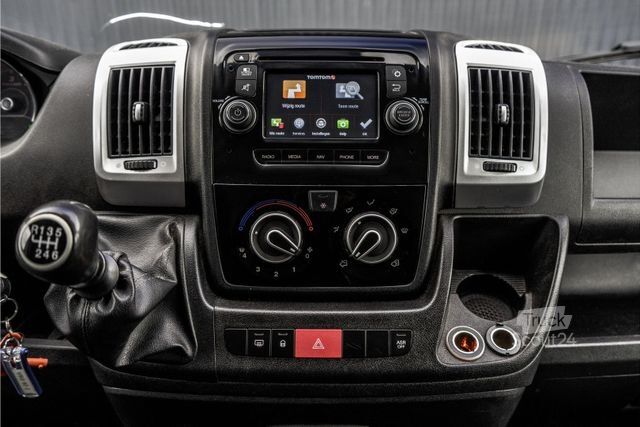 Box van FIAT Ducato **2.3 MultiJet | Bakwagen met Laadklep |