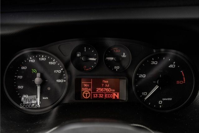 Sonderausbau-Transporter IVECO Daily 50C18 | Glasresteel | Automaat | 180 PK |