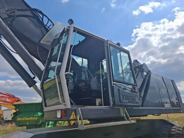 Manipulant s materiálom Terex-Fuchs MHL 380 material handling excavator