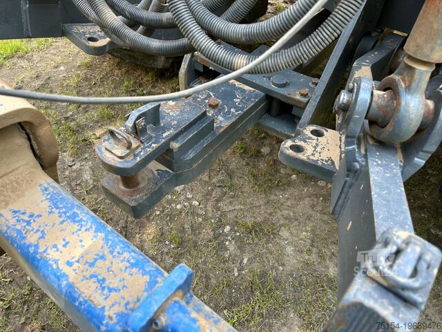 Ciągnik Kirovets K 743