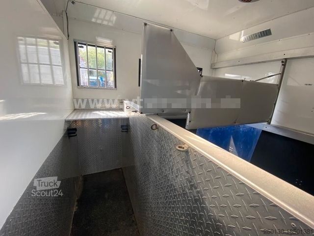 Viehtransporter LKW MERCEDES-BENZ Atego 818 Pferdetransporter