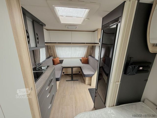 Caravane HOBBY De Luxe 495 WFB Modell 2026 ausgestellt!