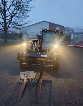 Teleszkópos kezelő JCB 525-60