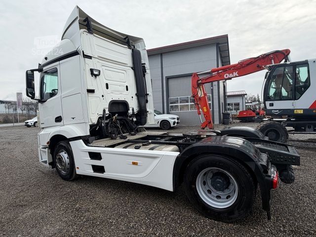 Standardowy ciągnik siodłowy MERCEDES-BENZ Actros 1840