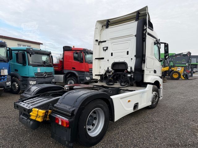 Standardowy ciągnik siodłowy MERCEDES-BENZ Actros  1840