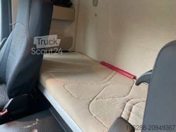 Standardowy ciągnik siodłowy MERCEDES-BENZ Actros 1840