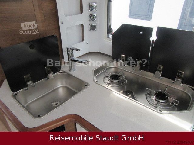 Autorulotă semi-integrată RAPIDO 696  F