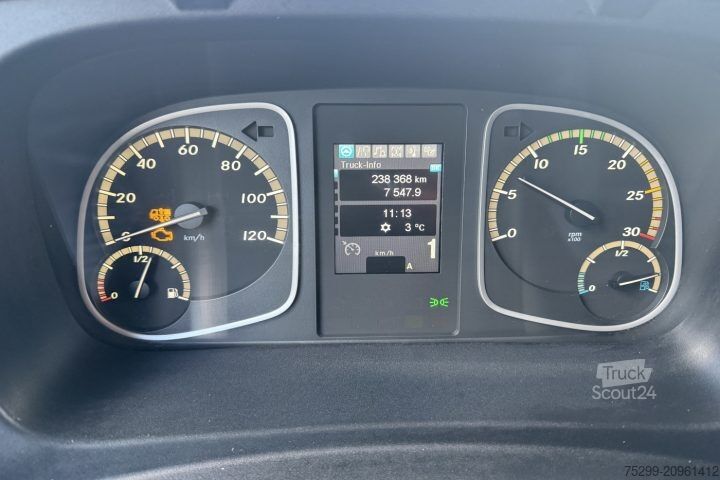 Camion frigorifique Mercedes-Benz Atego 1021 4x2 Kühlkoffer+HB / Swiss-Vehicle