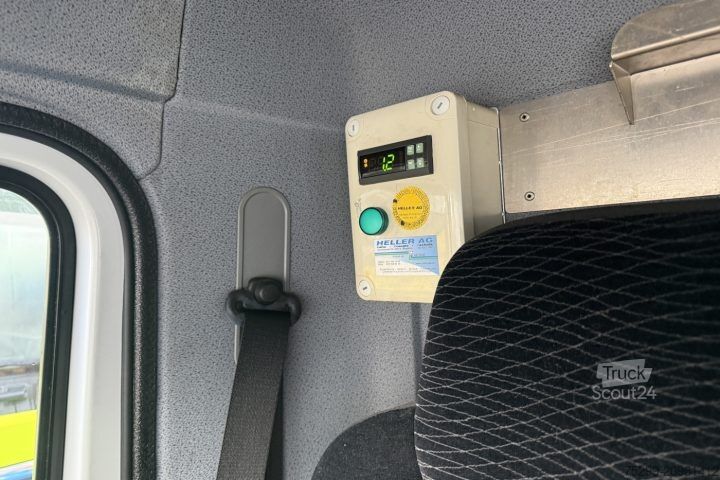 Camion frigorifique Mercedes-Benz Atego 1021 4x2 Kühlkoffer+HB / Swiss-Vehicle