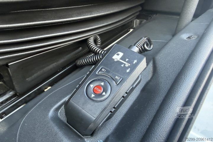 Camion frigorifique Mercedes-Benz Atego 1021 4x2 Kühlkoffer+HB / Swiss-Vehicle