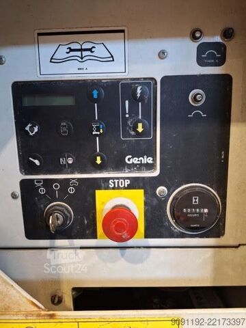 Žirklinis keltuvas Genie GS-5390 RT
