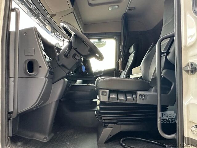 Standard-SZM Scania R490 LA 6X4MNA TREKKER/SZM/TRACTOR