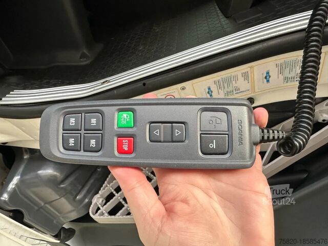 Standard-SZM Scania R490 LA 6X4MNA TREKKER/SZM/TRACTOR