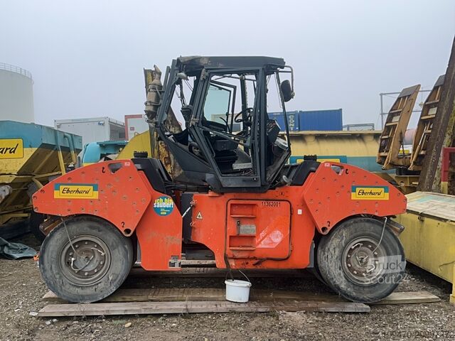 Autre rouleau Hamm HD150TT PNEUMATIC 8 WHEEL COMgPACTOR (accident unit - for parts only)