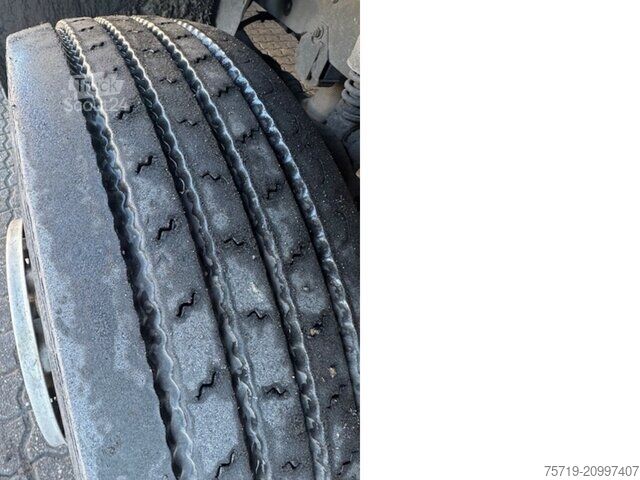 Vrachtwagen met bakwagen Mercedes-Benz 1223 Atego 4x2