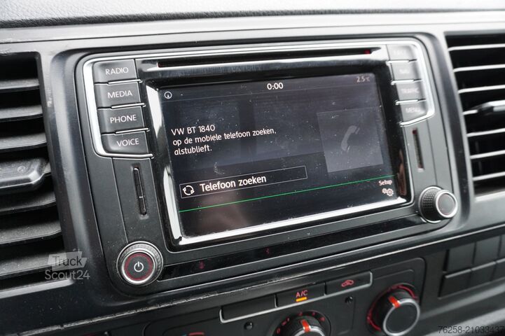 Delivery van Volkswagen Transporter 2.0 TDI L2 - Airco - Navi - PDC - T...