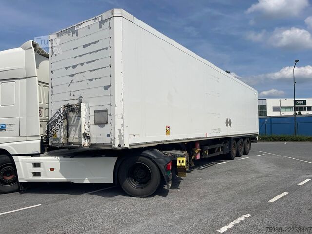 Koffer Schmitz Cargobull SAF AXLES, DISC BRAKES, VERY GOOD TIRES