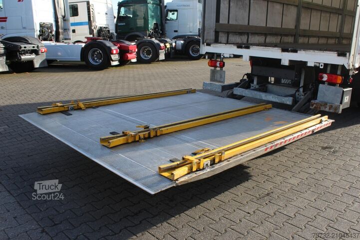 Camion plateau avec bâche Daf LF 280 E6 Pritsche-Plane LDW LBW 299.960 Km