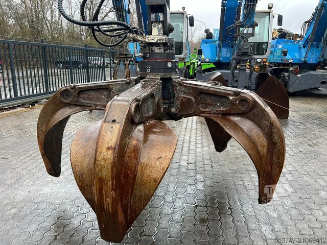 Stroj za ravnanje z materialom Fuchs MHL 320