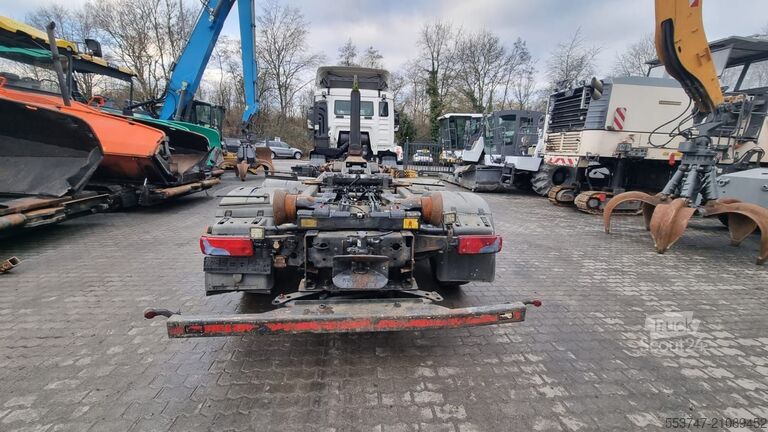 Hook arm system MAN TGS 25.460