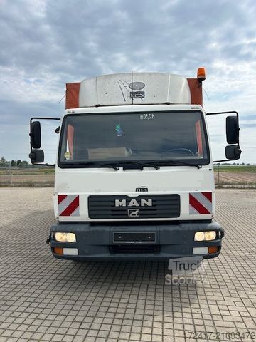 Gardinsided kassevogn MAN LE 8.140 L2000 Blatt Luftfederung