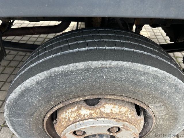 Gardinsided kassevogn MAN LE 8.140 L2000 Blatt Luftfederung