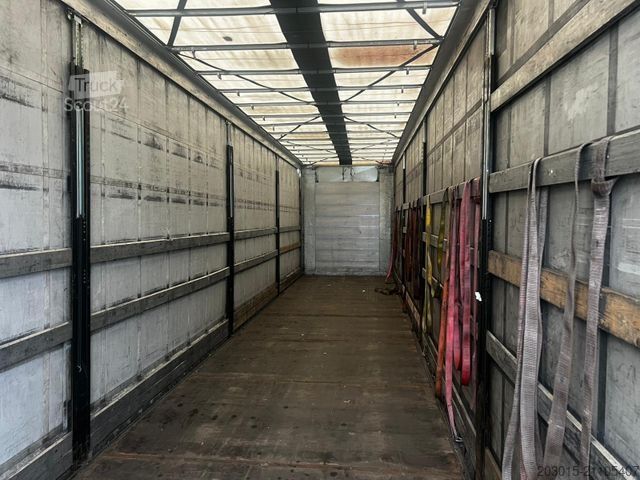 Auflieger mit Pritsche & Plane FLIEGL Mega