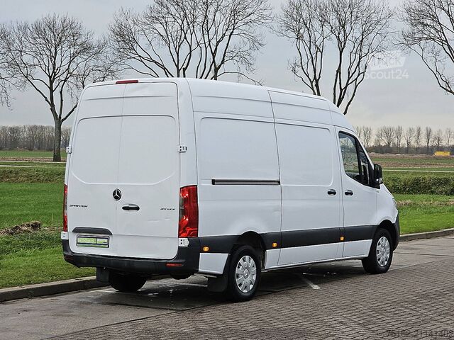 High-roof van MERCEDES-BENZ SPRINTER 311 L2H2 RWD Airco Euro6