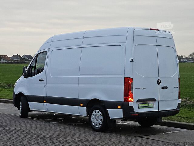 High-roof van MERCEDES-BENZ SPRINTER 311 L2H2 RWD Airco Euro6
