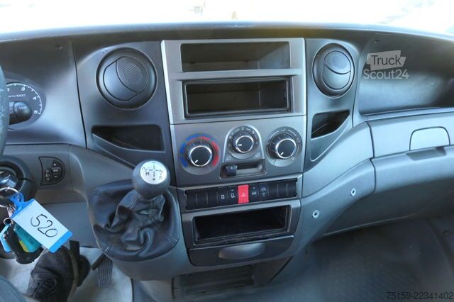 Furgão fechado iveco Daily 35 S11 C30C AUTOMATIK KAMERA Regale LUFT DURCHGANG EURO-5 CoC