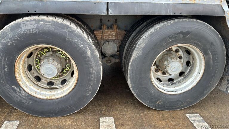 Aspirateur de boues Renault Kerax 370 (10970L / CAMION FRANCAIS / VIDANGEUR...