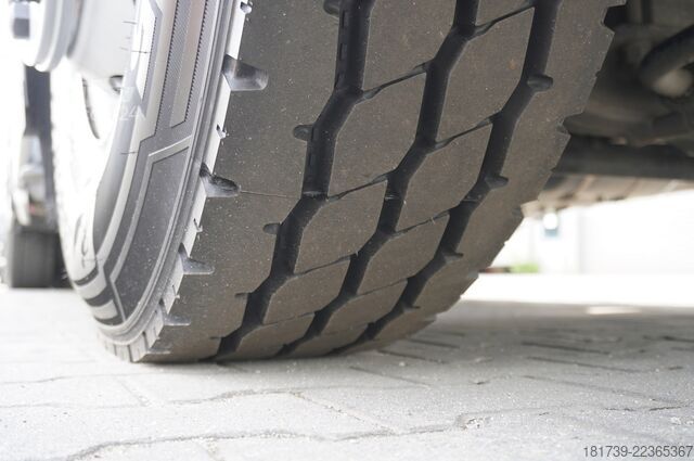 Платформа із краном MAN TGS 26.420 6x4 / Fassi F215A.2.24