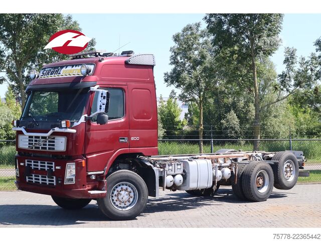 Chassi med hytt Volvo FM 460 4X4+1 CHASSIS EURO 3 FULL STEEL SUSPENSI...