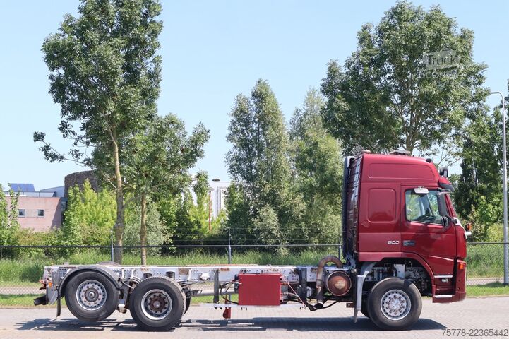 Chassi med hytt Volvo FM 460 4X4+1 CHASSIS EURO 3 FULL STEEL SUSPENSI...