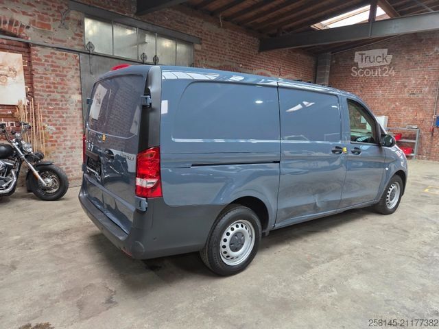 Minibus MERCEDES-BENZ Vito Kasten 110  Kamera Tempom. Klima Tüv neu E6