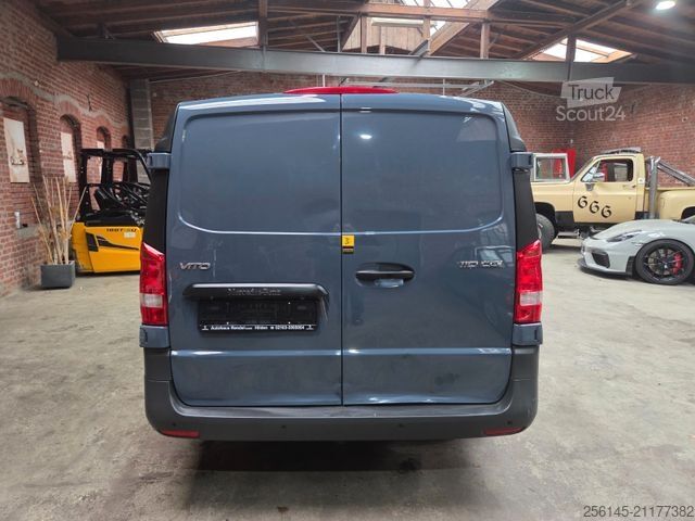 Minibus MERCEDES-BENZ Vito Kasten 110  Kamera Tempom. Klima Tüv neu E6