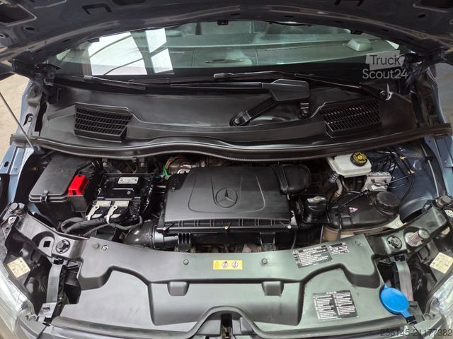 Minibus MERCEDES-BENZ Vito Kasten 110  Kamera Tempom. Klima Tüv neu E6