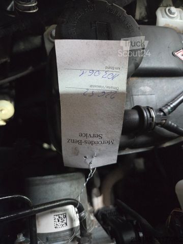 Minibus MERCEDES-BENZ Vito Kasten 110  Kamera Tempom. Klima Tüv neu E6